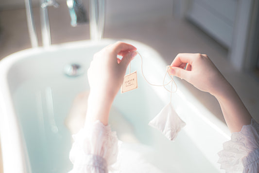 ゴールデン・ドロップ　紅茶につかる入浴剤 Tea Bag Bath Powder & Bath Milk  Tr.21